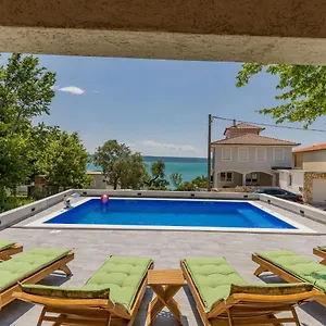Apartment Maja - Srd423 By Interhome, Maslenica